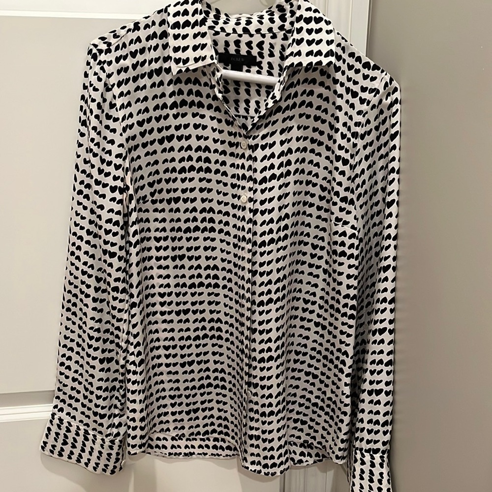 J.Crew Silk Boy Shirt in Tossed Hearts, size 0. Button down. Great condition!